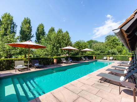 Piscine <span><span><span>Auberge de L’Illwald, Hôtel Restaurant à Sélestat, Alsace</span></span></span>